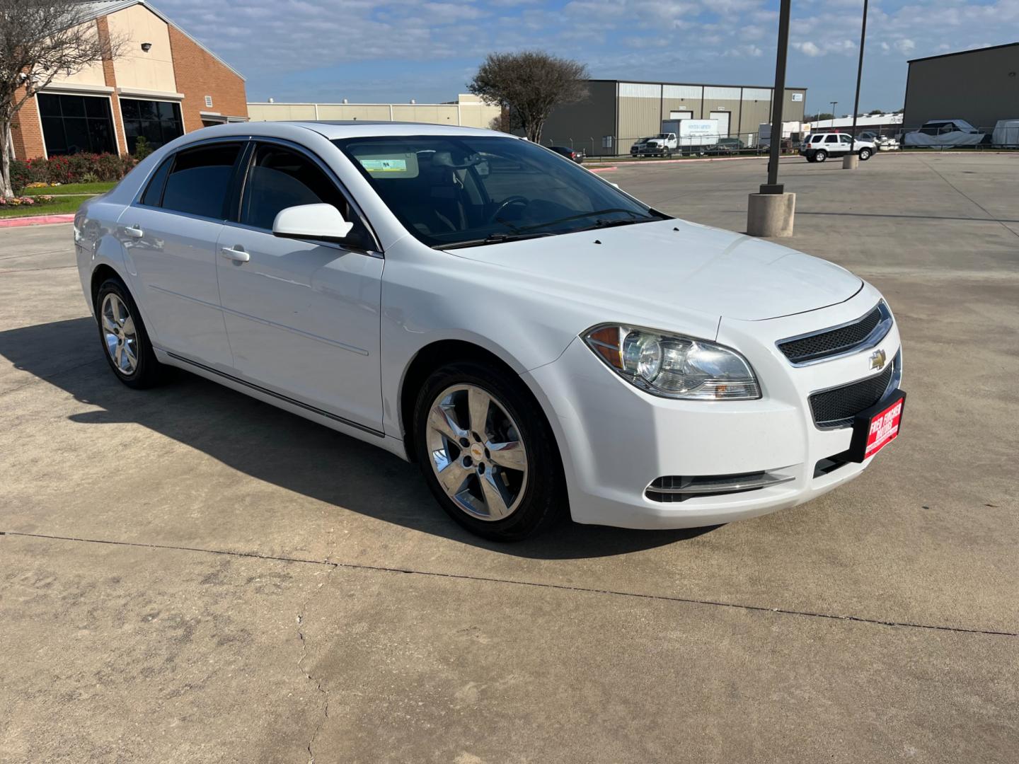 2010 white /black Chevrolet Malibu 2LT (1G1ZD5E09AF) with an 2.4L L4 DOHC 16V engine, 6-Speed Automatic transmission, located at 14700 Tomball Parkway 249, Houston, TX, 77086, (281) 444-2200, 29.928619, -95.504074 - Photo#0